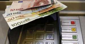 Σχεδιάζεται περαιτέρω χαλάρωση των capital controls – Στα 500 ευρώ λένε οι πληροφορίες